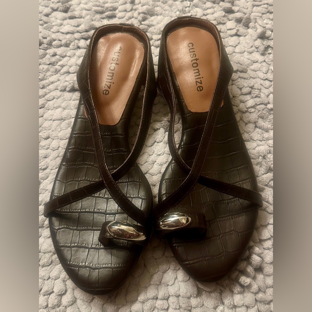 Brand New Leather Flip Flop Sandals